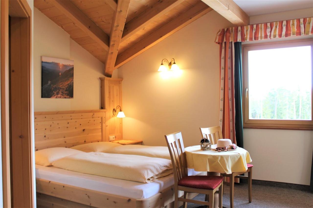 Hotel Landgasthof Laerchenwald Collepietra  Buitenkant foto