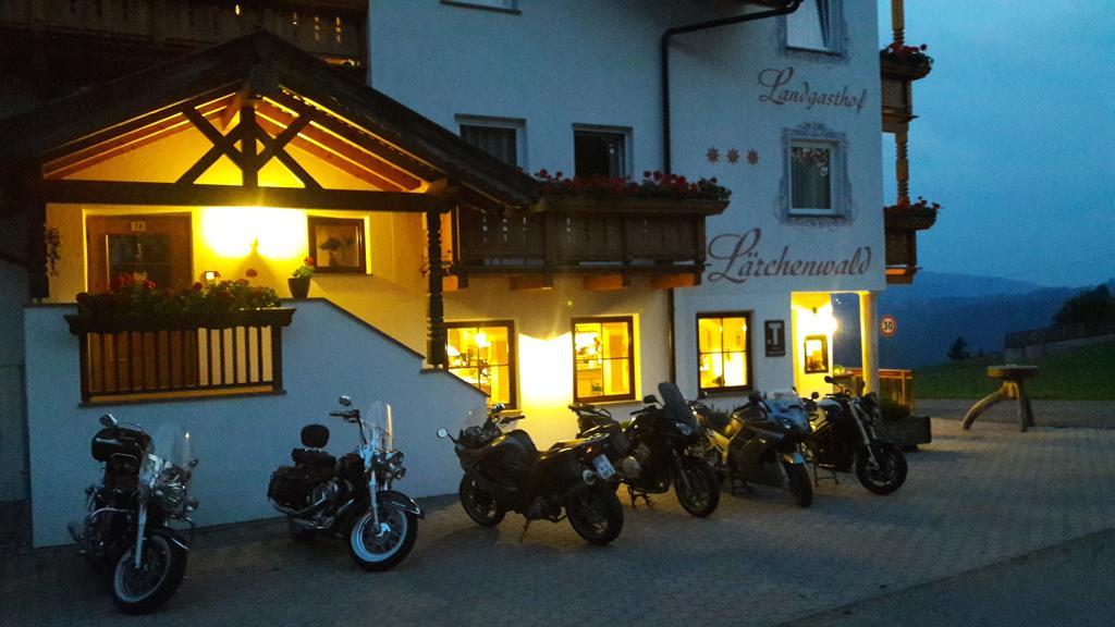 Hotel Landgasthof Laerchenwald Collepietra  Buitenkant foto