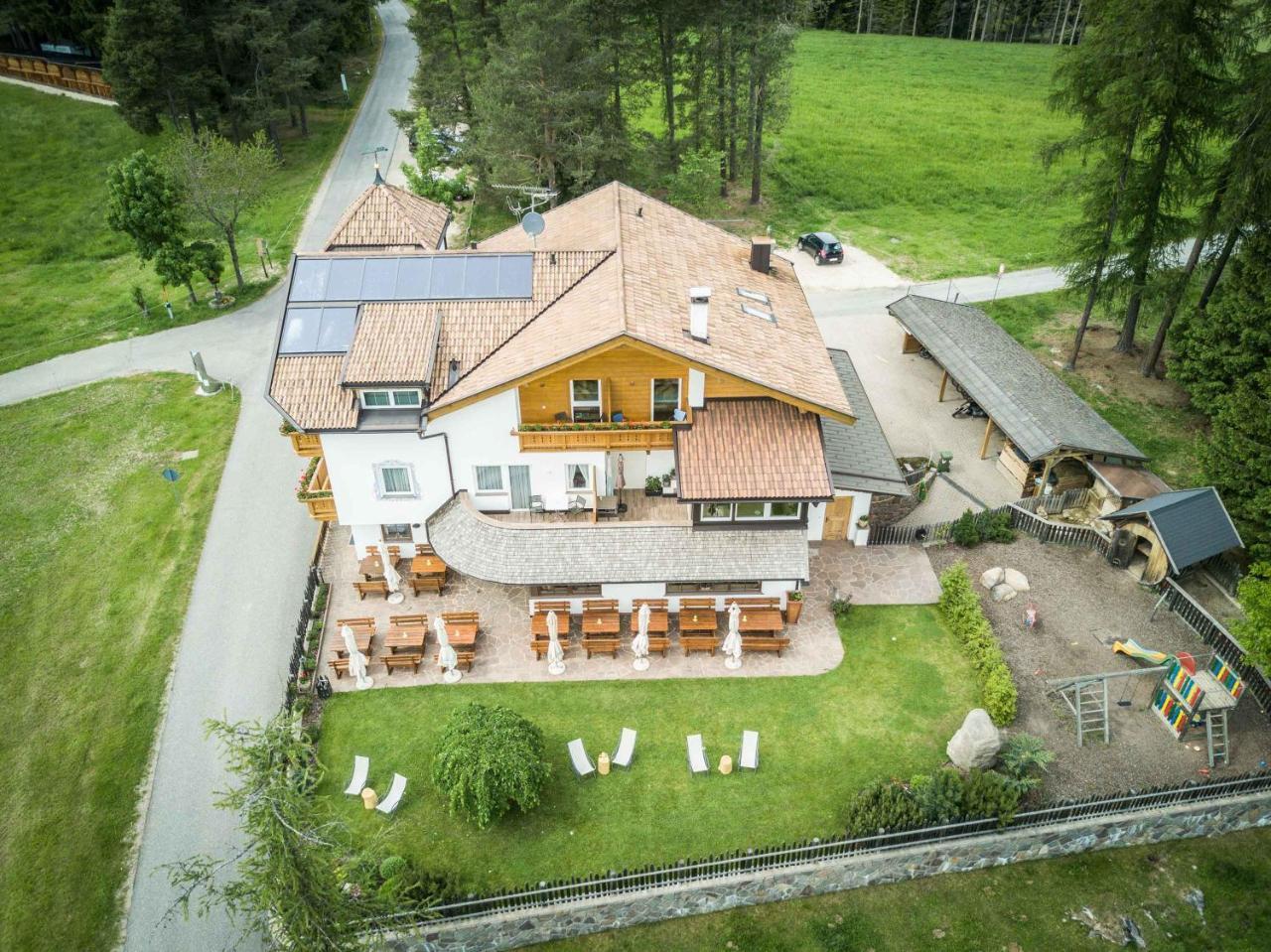 Hotel Landgasthof Laerchenwald Collepietra  Buitenkant foto