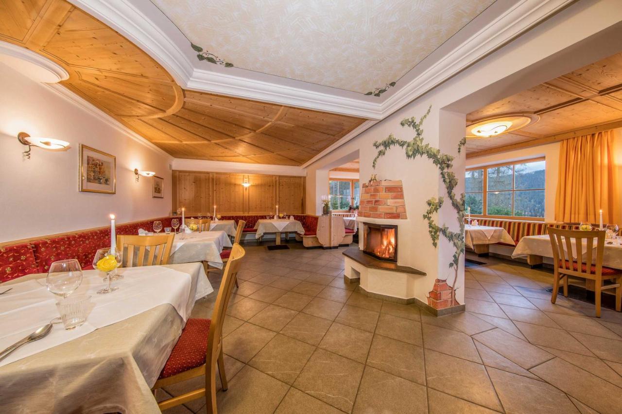 Hotel Landgasthof Laerchenwald Collepietra  Buitenkant foto