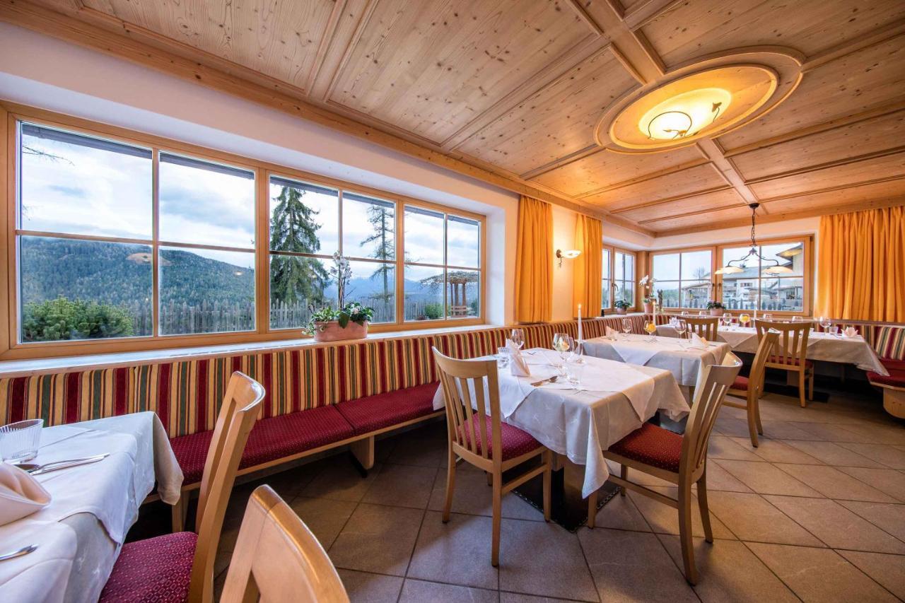 Hotel Landgasthof Laerchenwald Collepietra  Buitenkant foto