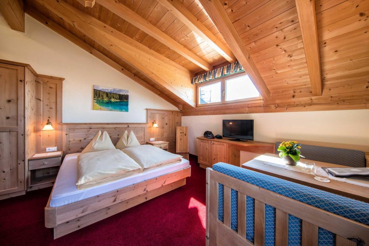 Hotel Landgasthof Laerchenwald Collepietra  Buitenkant foto