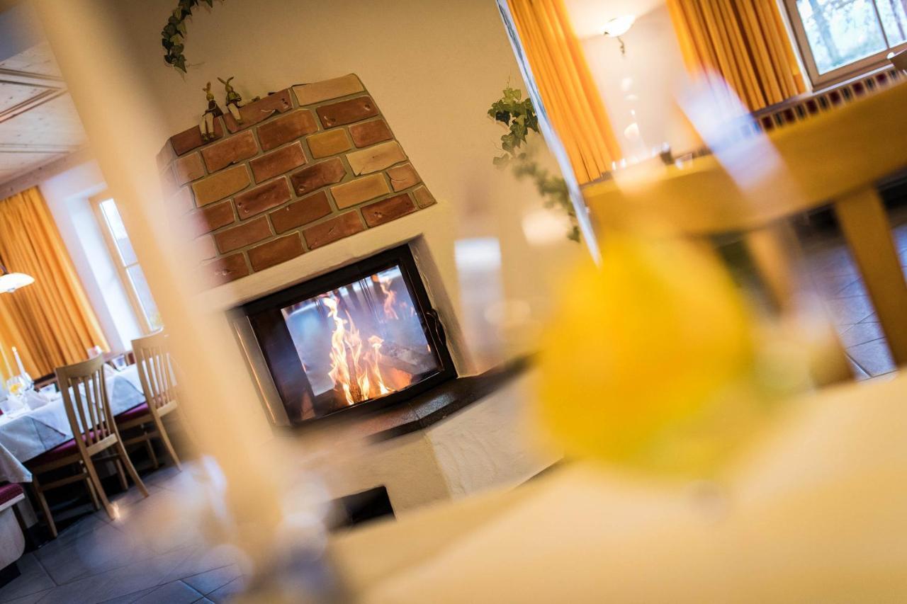 Hotel Landgasthof Laerchenwald Collepietra  Buitenkant foto